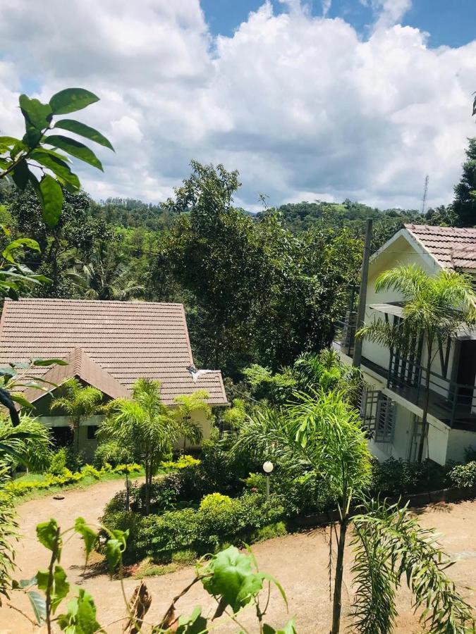 Vythiri Hill Palace Villa Esterno foto